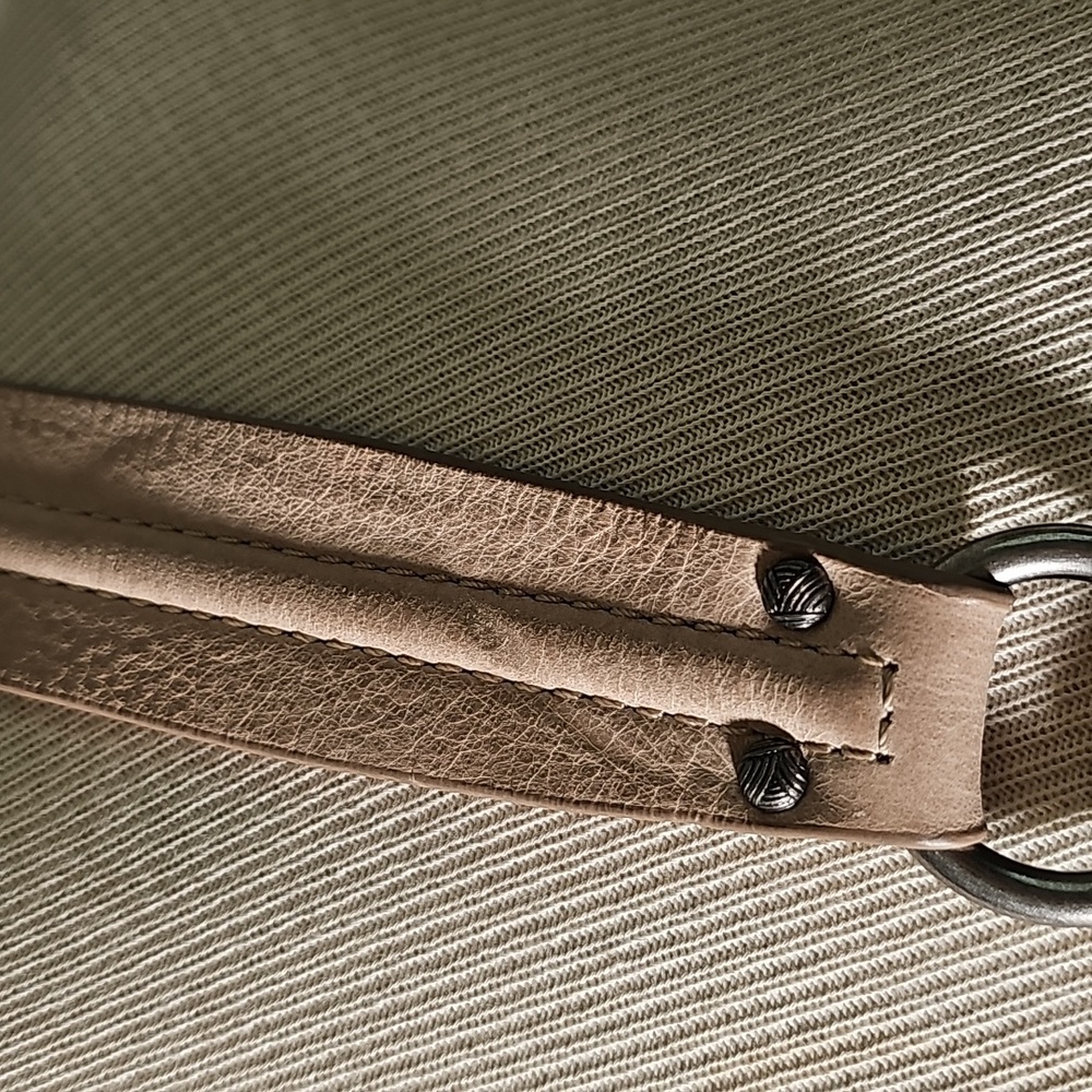 Stylish Tan Crossbody Bagzipper Closure. Adjustable Wide Strap. - Picture 6 of 15